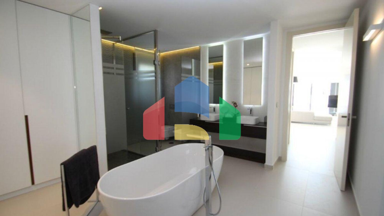 Комплекс «Bellavista» Здесь мы продаем отдельные виллы. Цена от 469000 евро