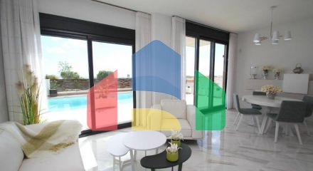 Комплекс «Bellavista» Здесь мы продаем отдельные виллы. Цена от 469000 евро
