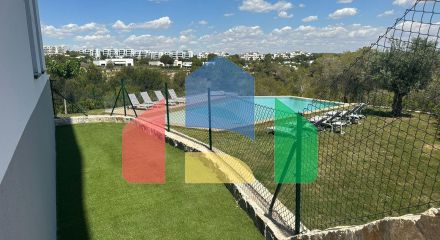 Продается новая квартира в Лас Колинас Гольф Резорт