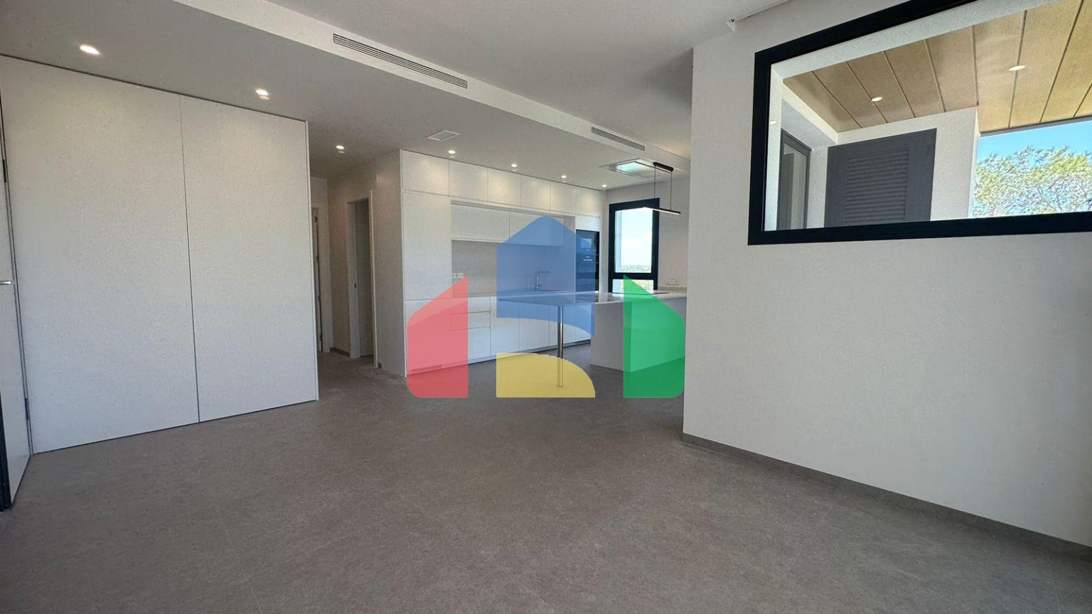 Продается новая квартира в Лас Колинас Гольф Резорт