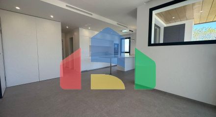 Продается новая квартира в Лас Колинас Гольф Резорт