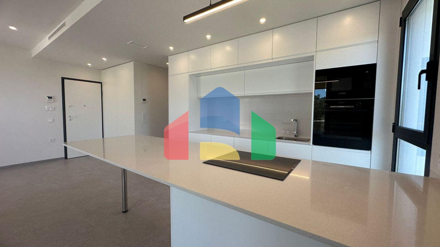 Продается новая квартира в Лас Колинас Гольф Резорт