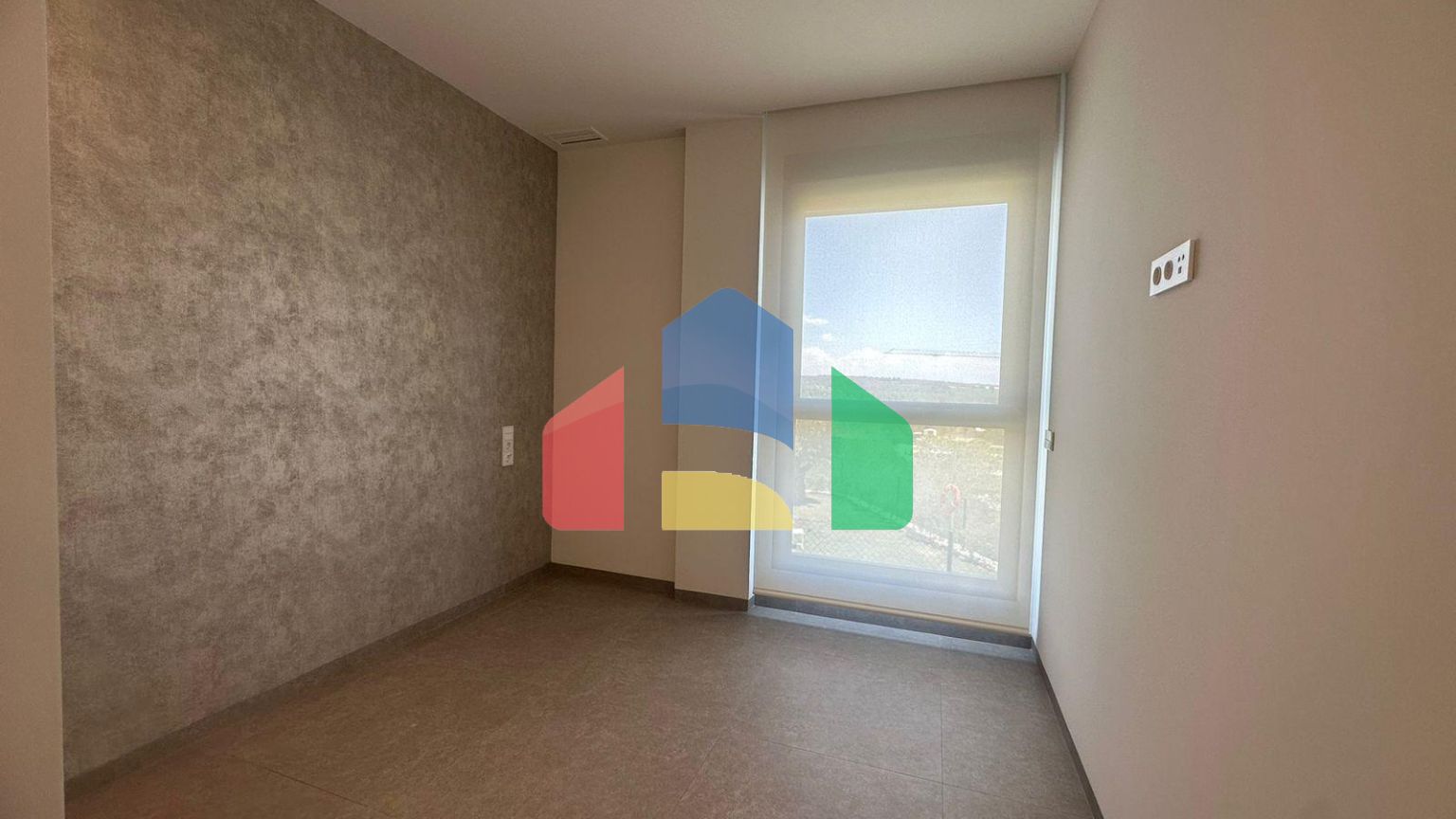 Продается новая квартира в Лас Колинас Гольф Резорт