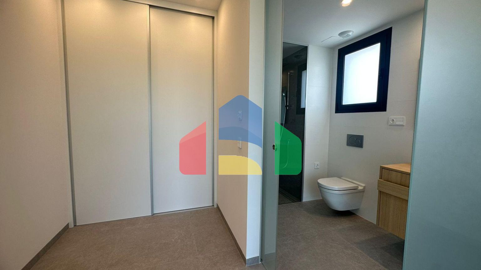 Продается новая квартира в Лас Колинас Гольф Резорт