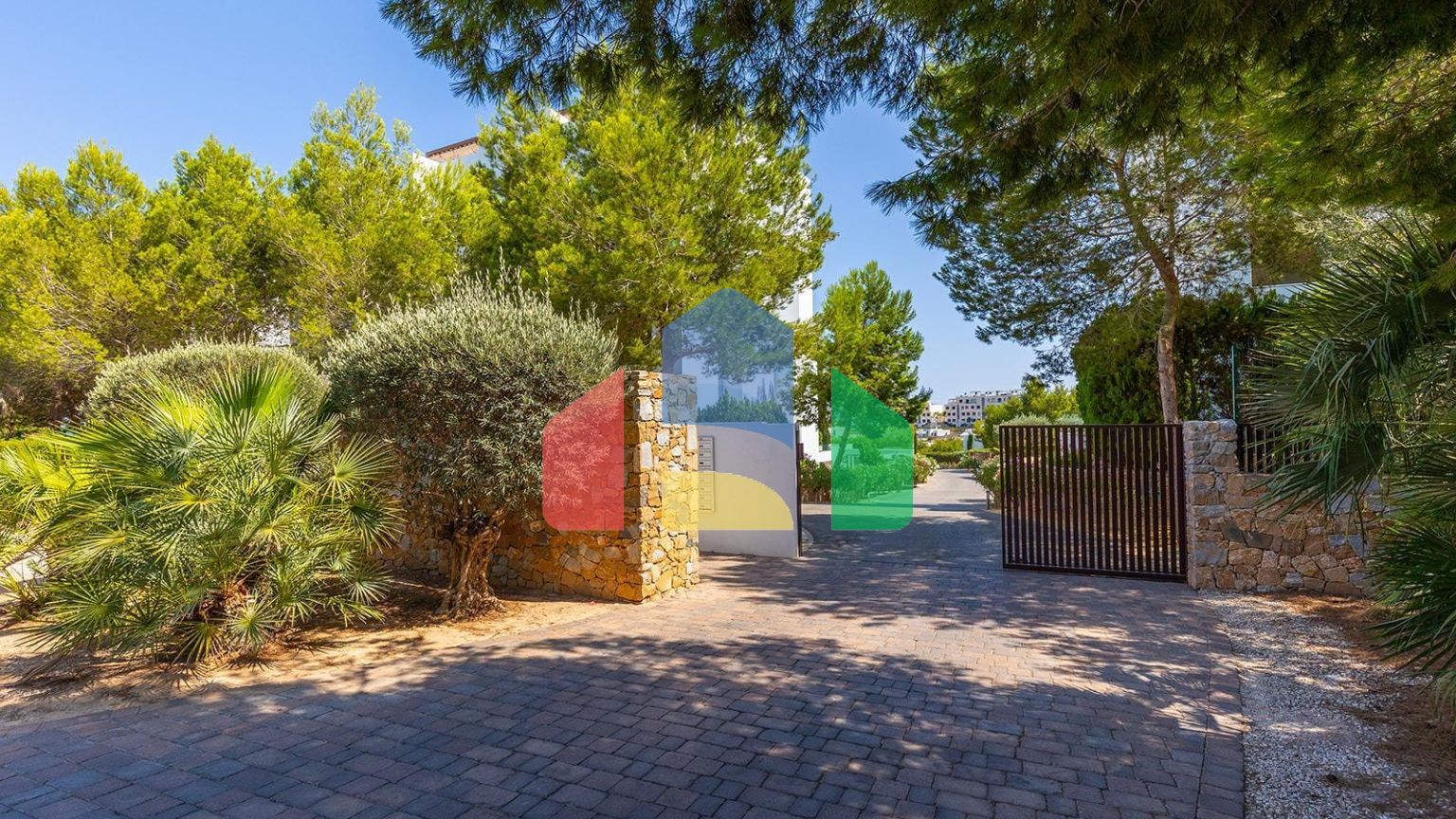 LAS COLINAS. ПЕНТХАУС С ВИДОМ НА МОРЕ С ПРИВАТНЫМ СОЛЯРИЕМ. 2 СПАЛЬНИ. 2 ВАННЫЕ. ГАРАЖ+КЛАДОВКА