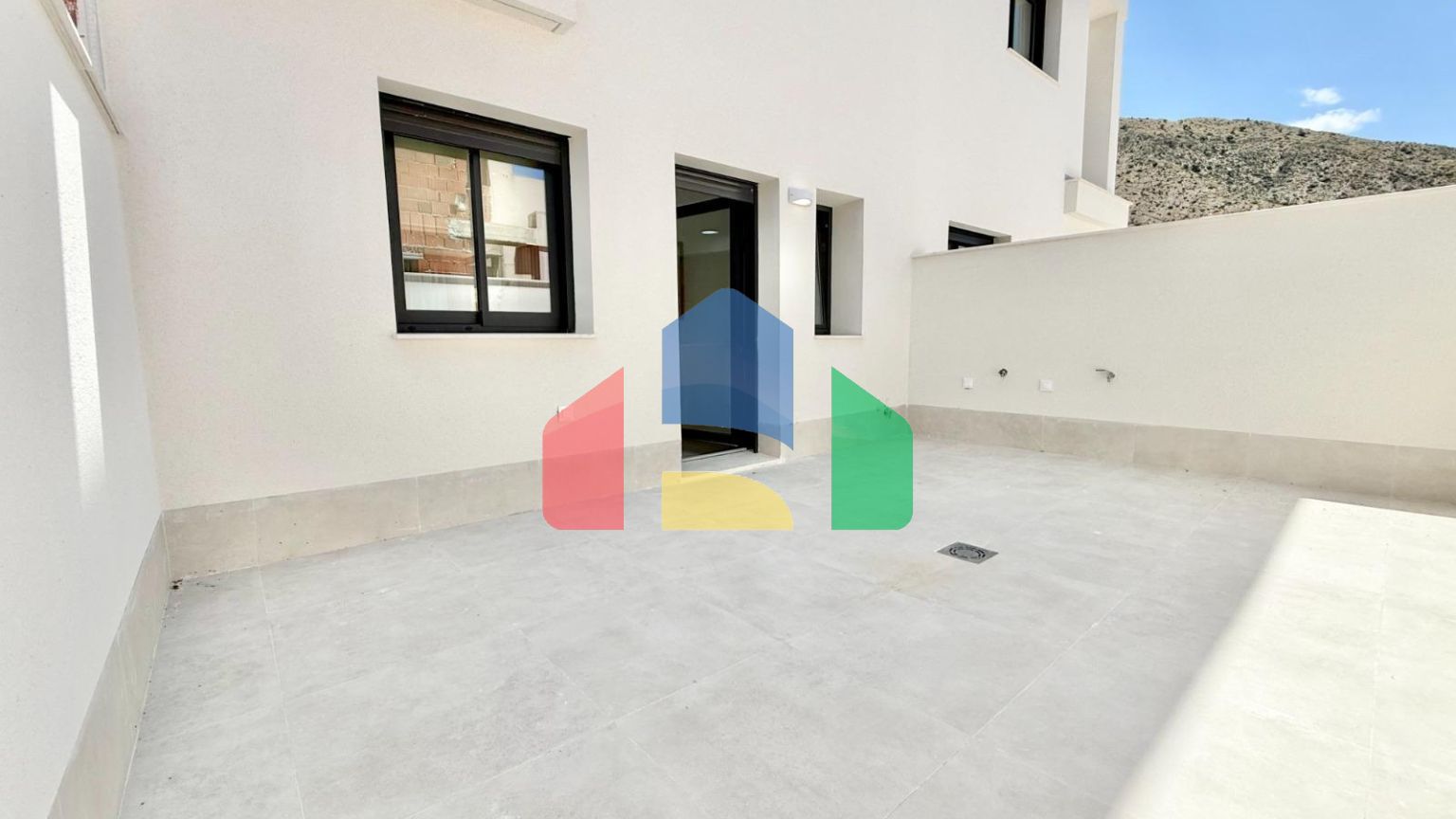 Продажа новых таунхаусов в Коксе — 44 современных дома с удобствами