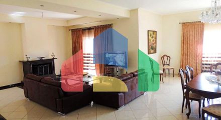 Продаж - Котедж 545 m² в Аттиці