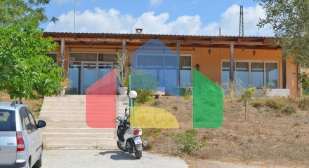 Продаж - Бізнес 280 m² в Аттиці