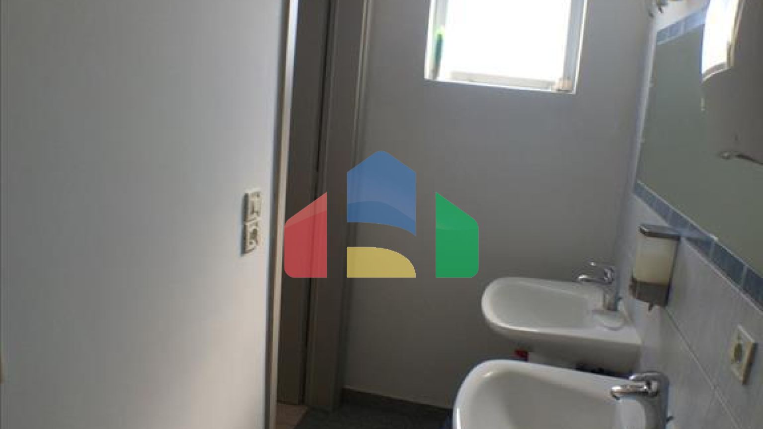 Продажа - Коммерческое помещение 996 m² в Аттике