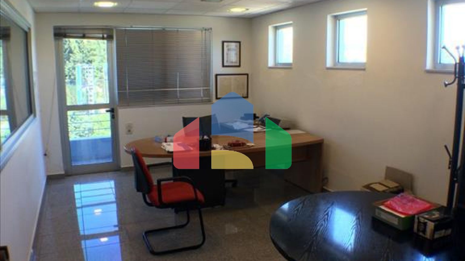 Продажа - Коммерческое помещение 996 m² в Аттике