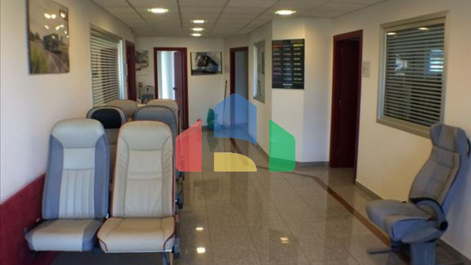 Продажа - Коммерческое помещение 996 m² в Аттике