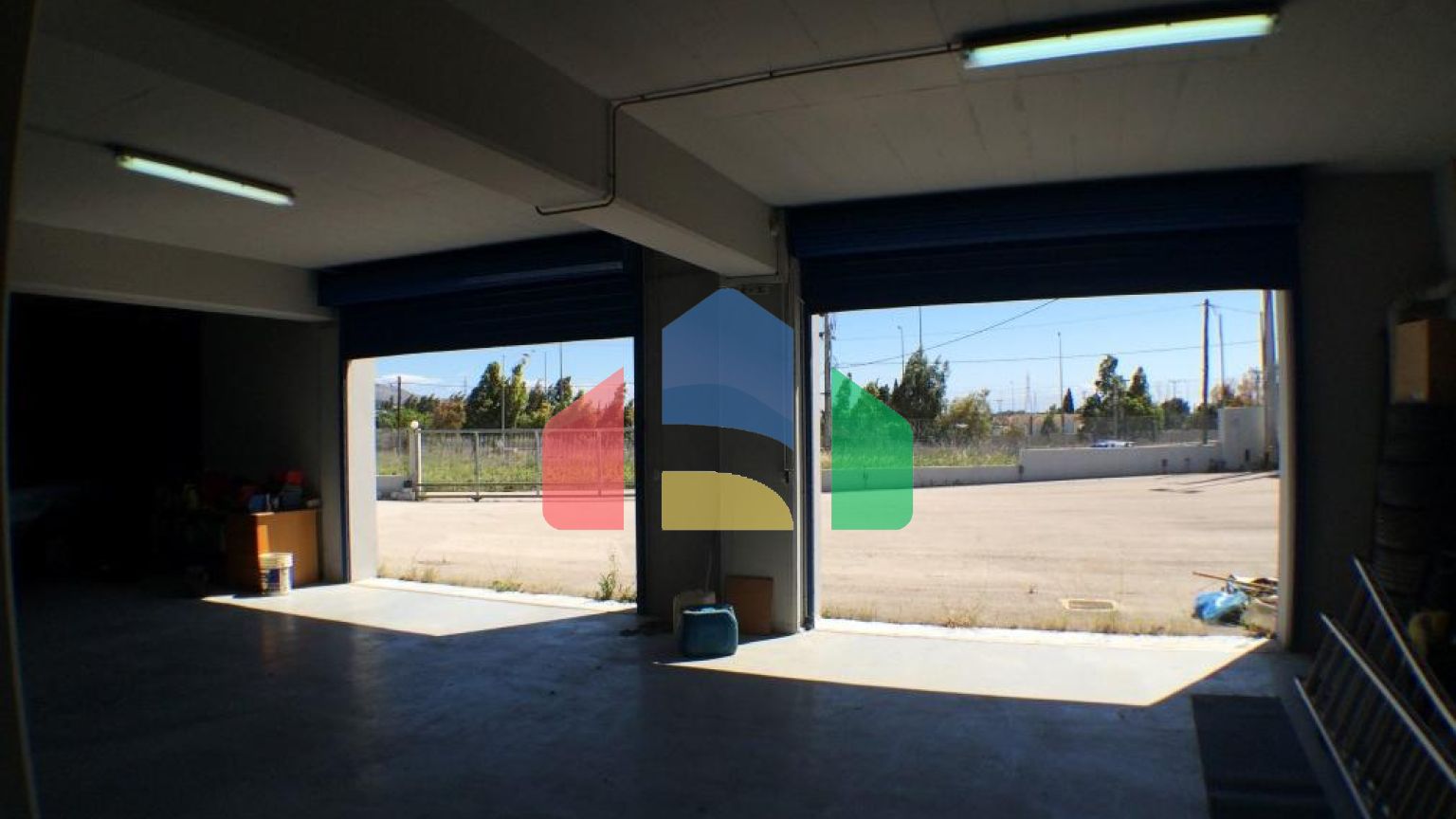 Продажа - Коммерческое помещение 996 m² в Аттике