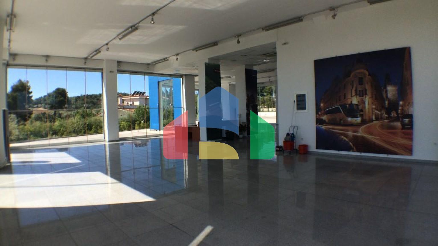 Продажа - Коммерческое помещение 996 m² в Аттике