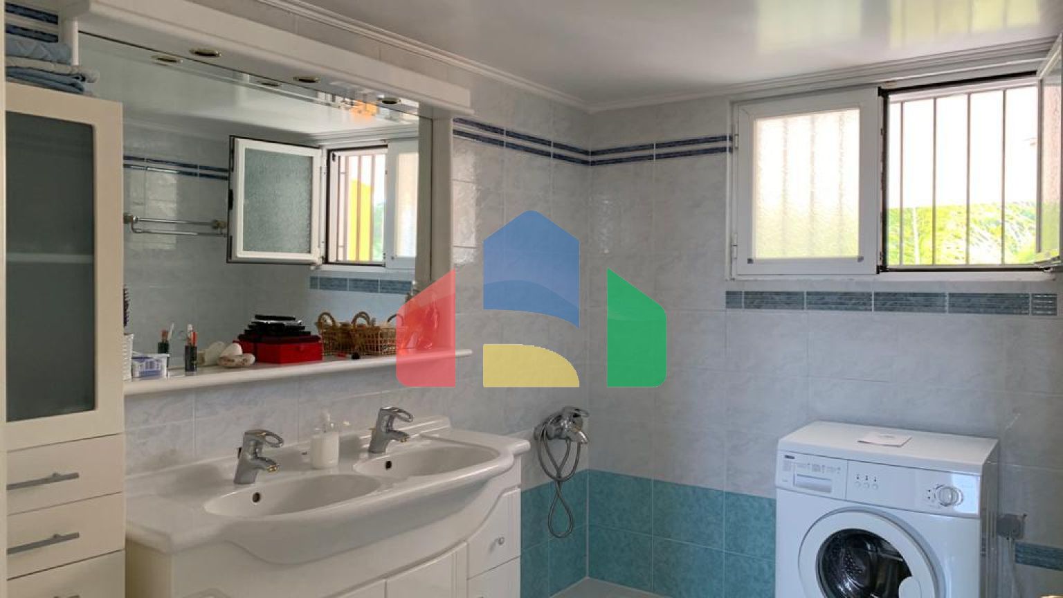 Продаж - Котедж 470 m² в Аттиці