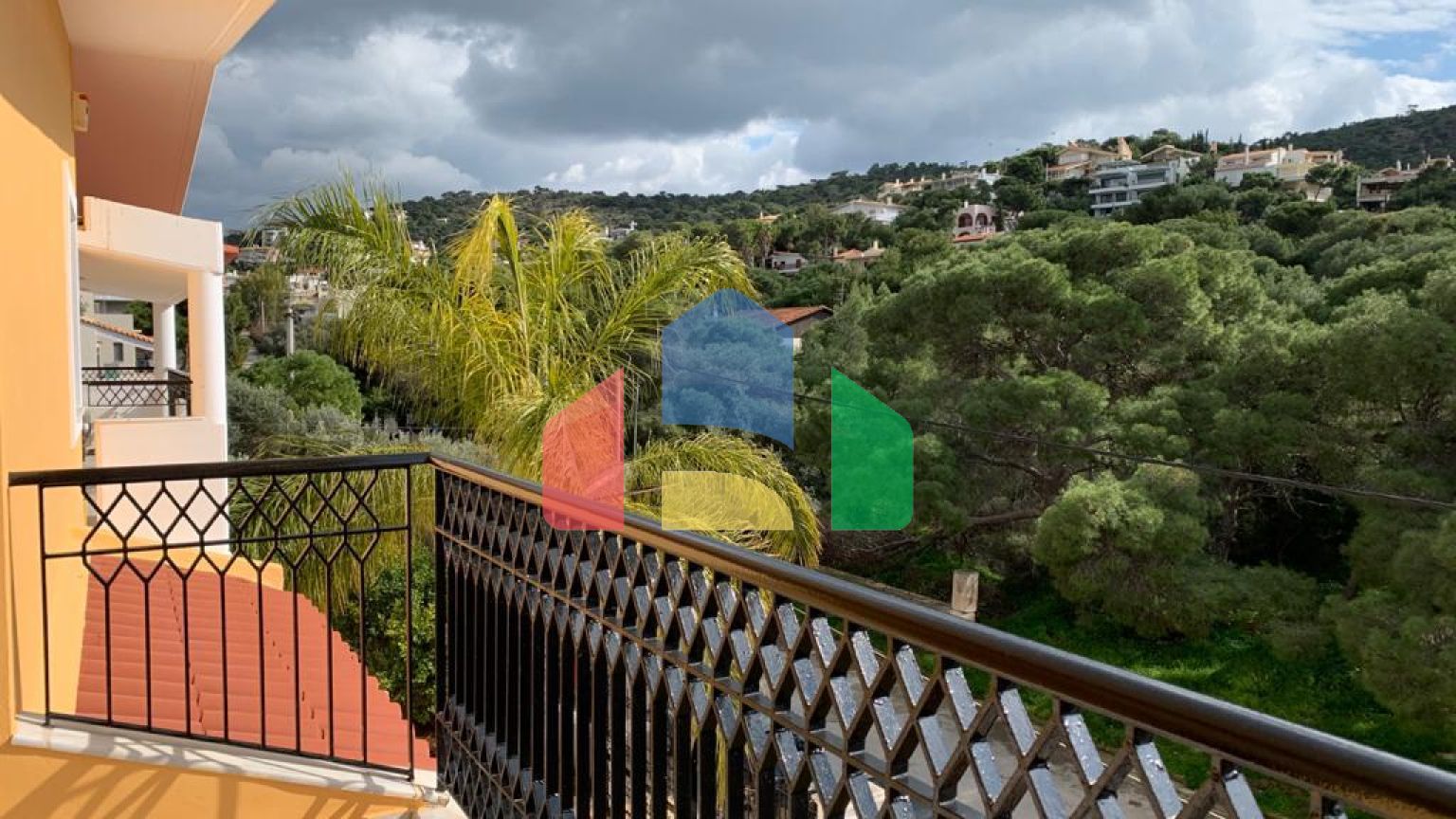 Продаж - Котедж 470 m² в Аттиці