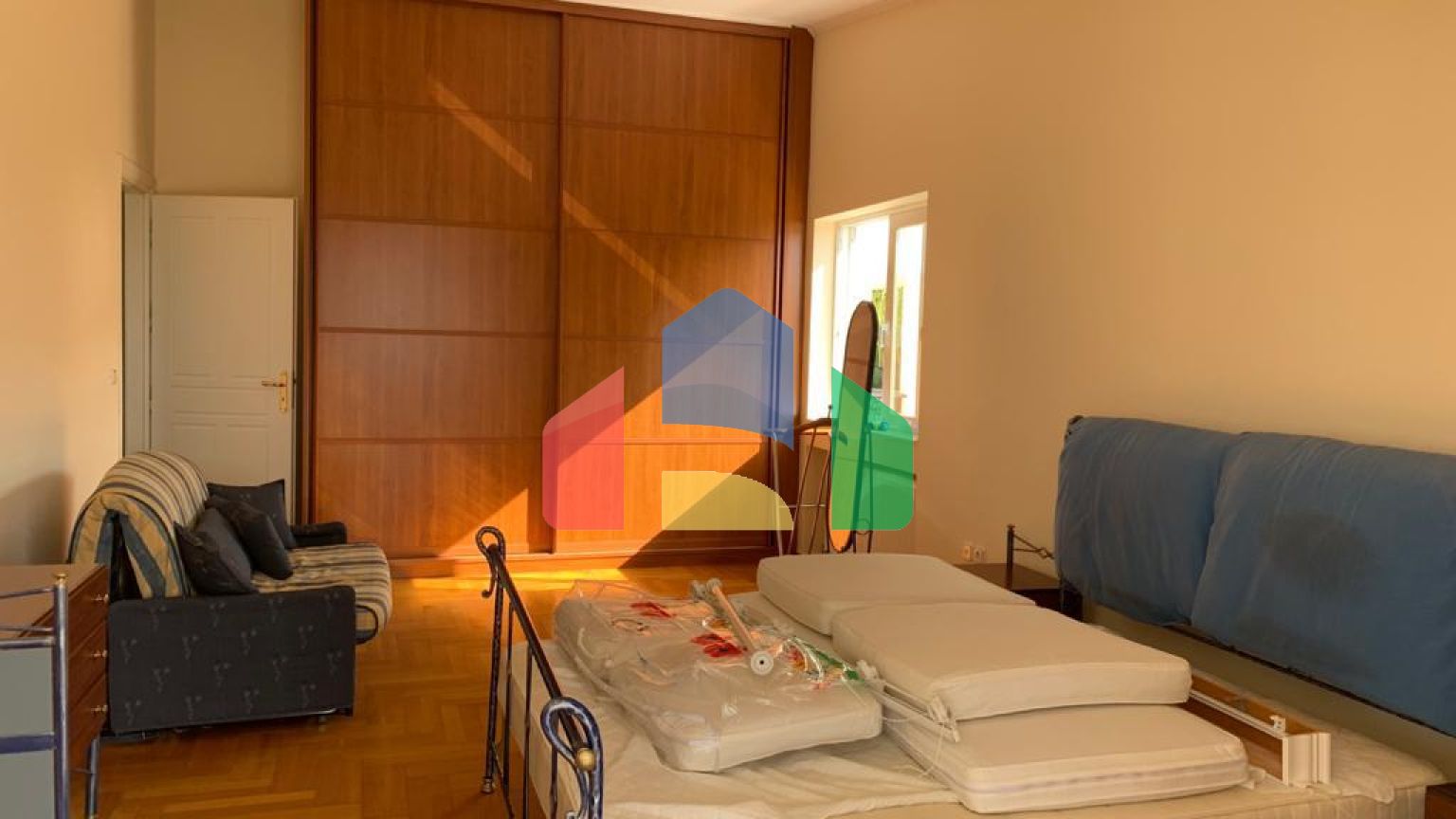 Продаж - Котедж 470 m² в Аттиці