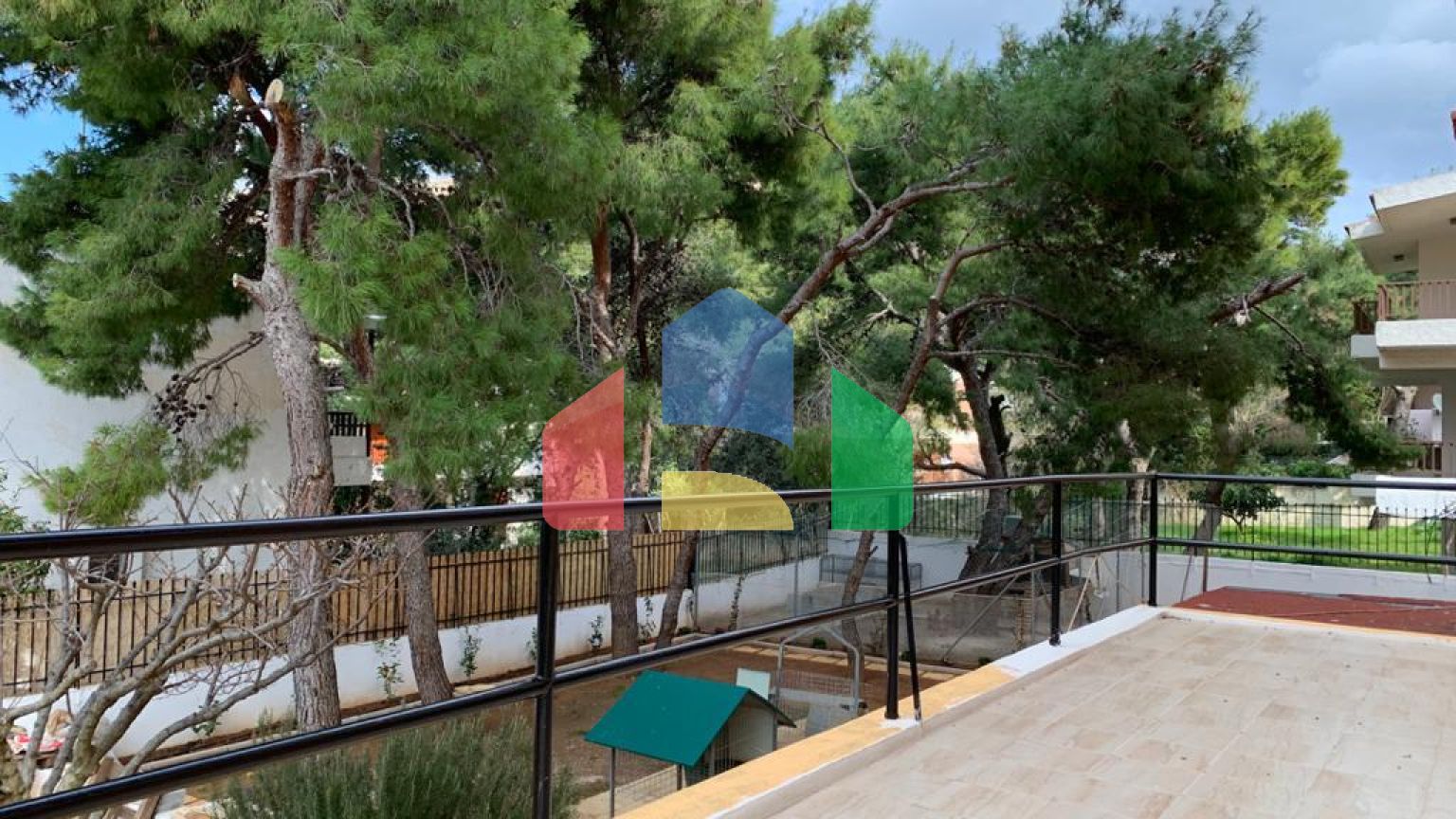 Продаж - Котедж 470 m² в Аттиці