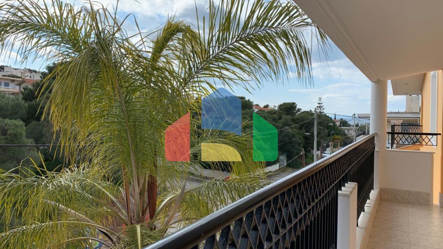 Продаж - Котедж 470 m² в Аттиці