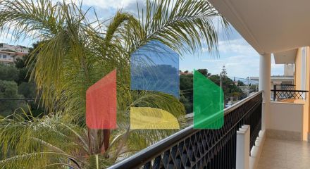 Продаж - Котедж 470 m² в Аттиці