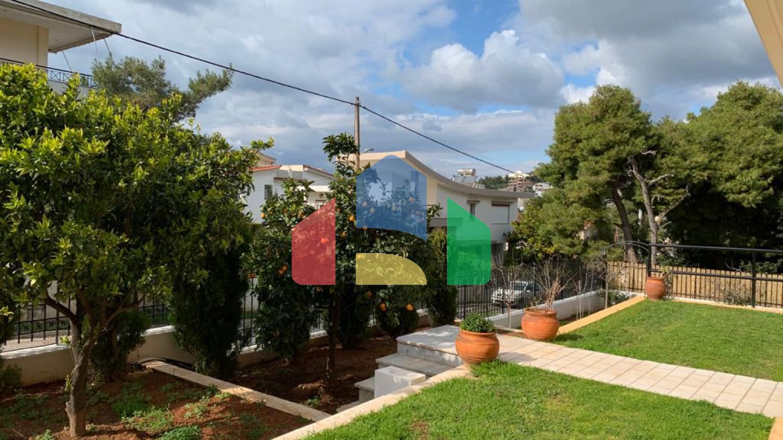 Продаж - Котедж 470 m² в Аттиці