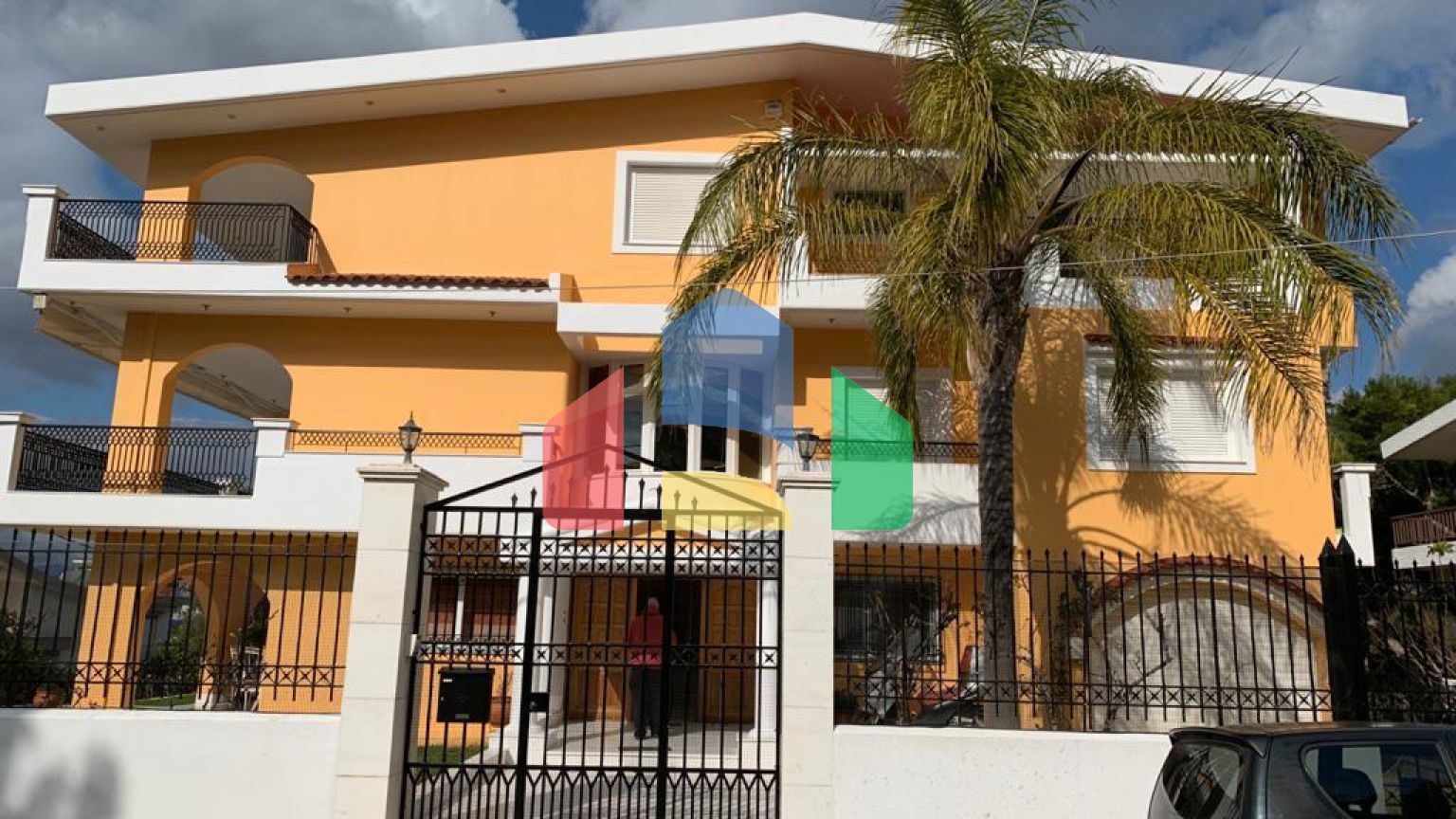 Продаж - Котедж 470 m² в Аттиці