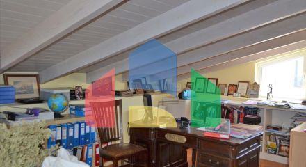 Продаж - Котедж 330 m² в Аттиці