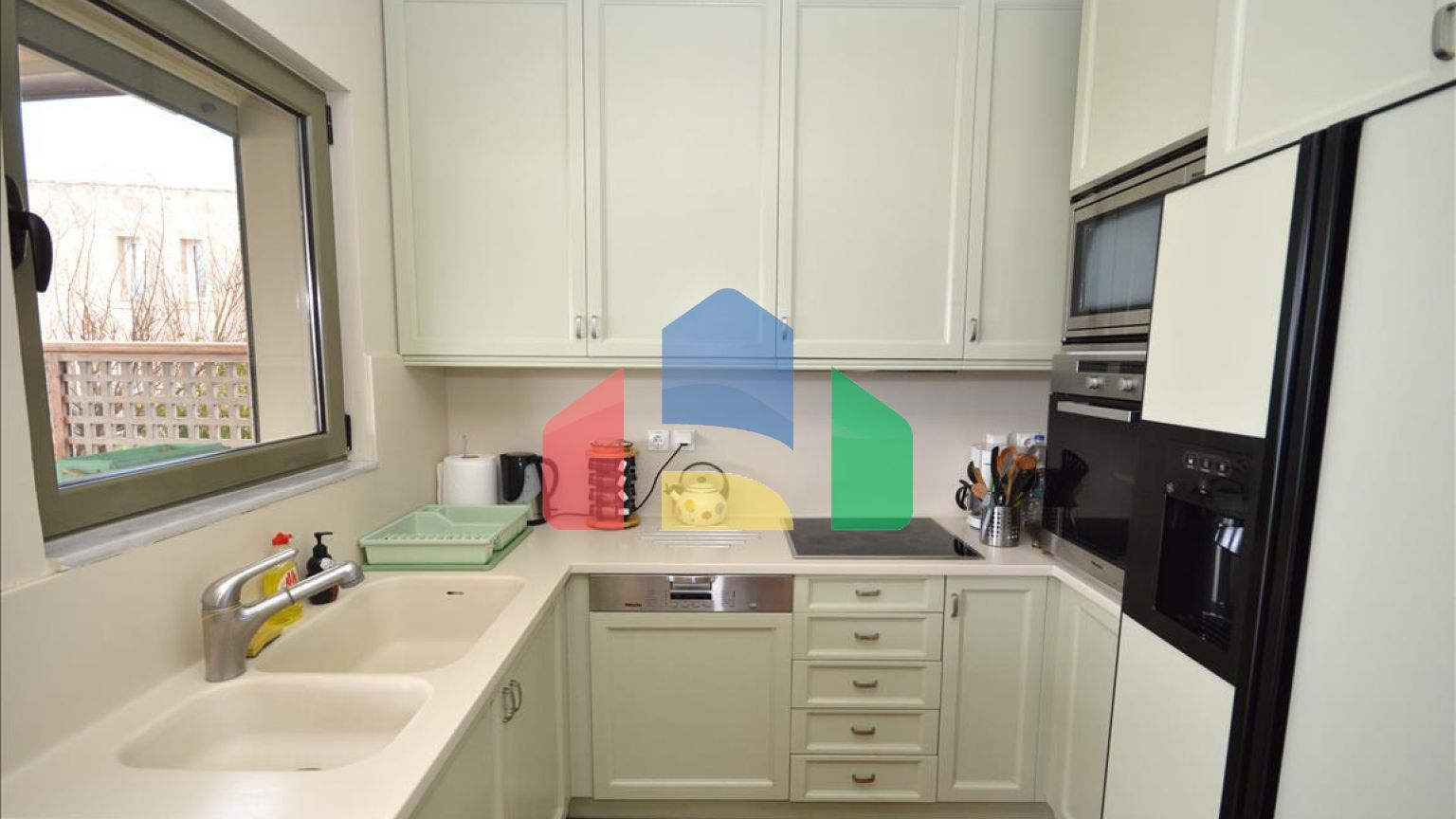 Продаж - Вілла 270 m² в Аттиці