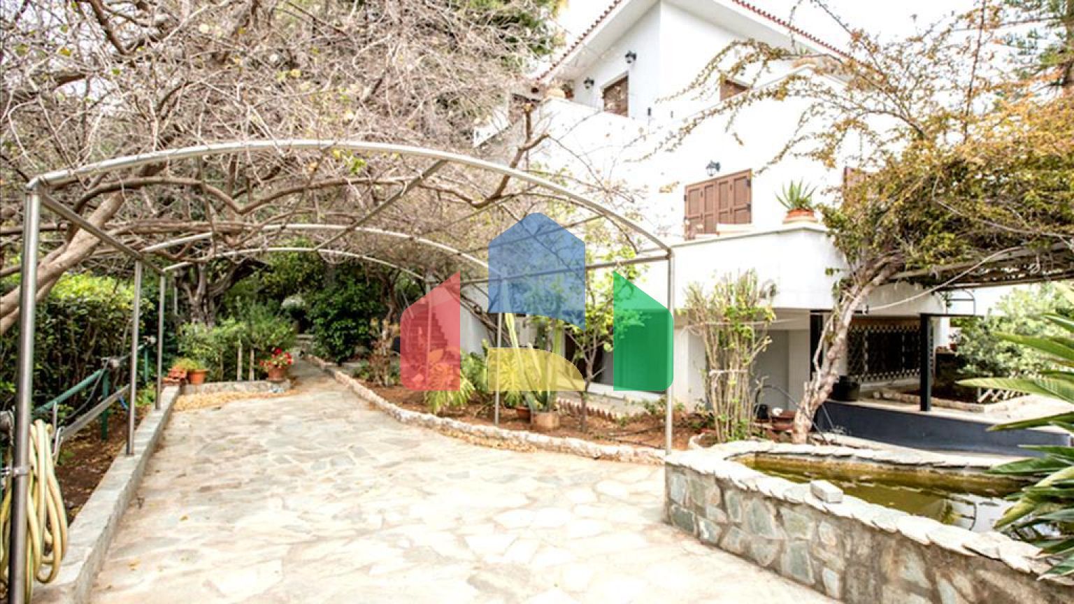 Продаж - Котедж 360 m² в Аттиці