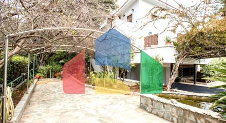 Продаж - Котедж 360 m² в Аттиці