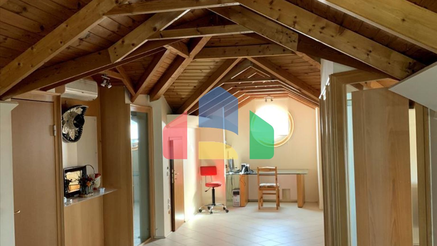 Продаж - Котедж 312 m² в Аттиці