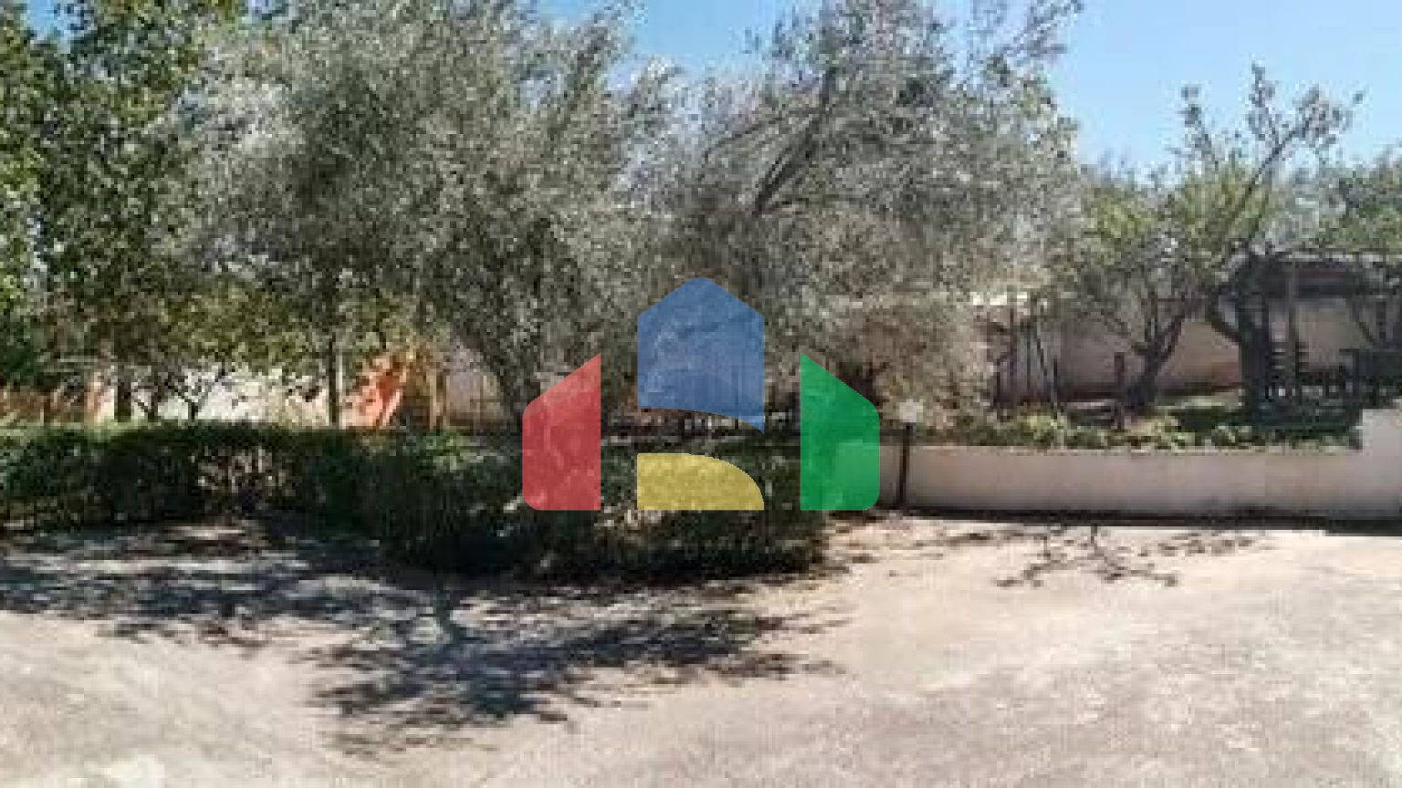 Продаж - Котедж 520 m² в Аттиці