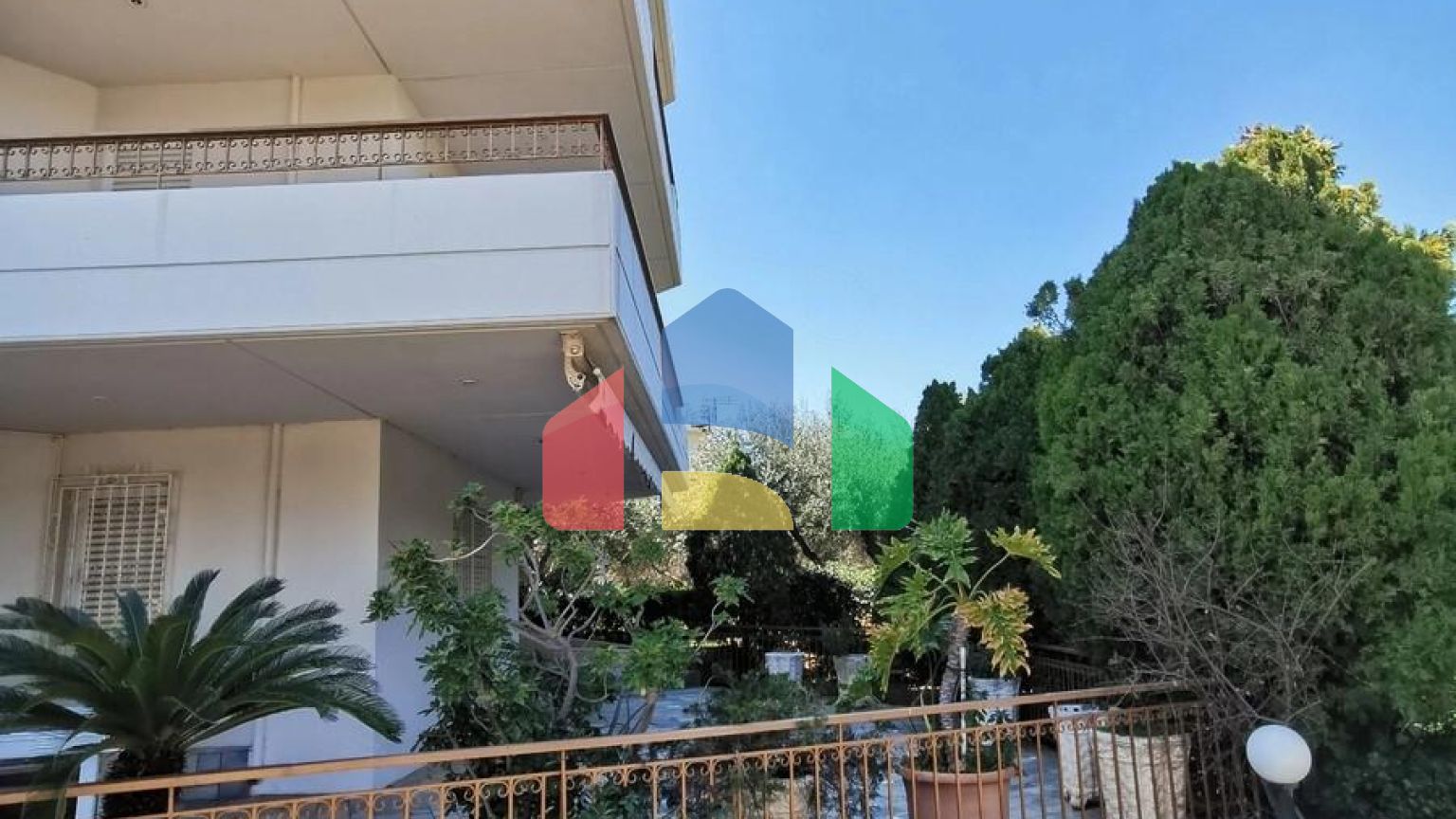 Продаж - Котедж 520 m² в Аттиці