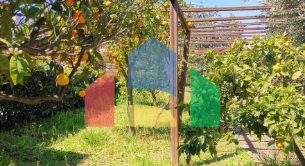 Продаж - Котедж 520 m² в Аттиці