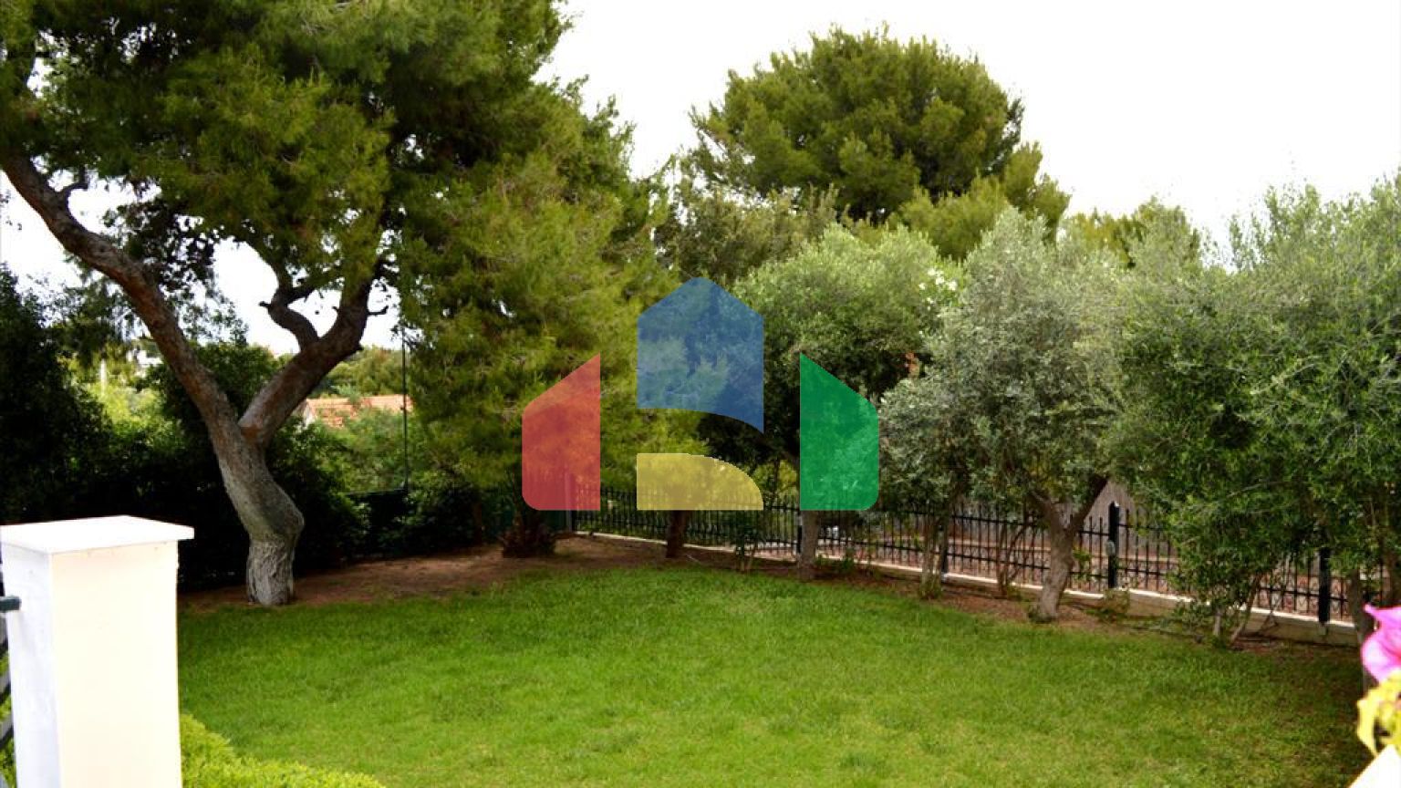 Продаж - Котедж 300 m² в Аттиці