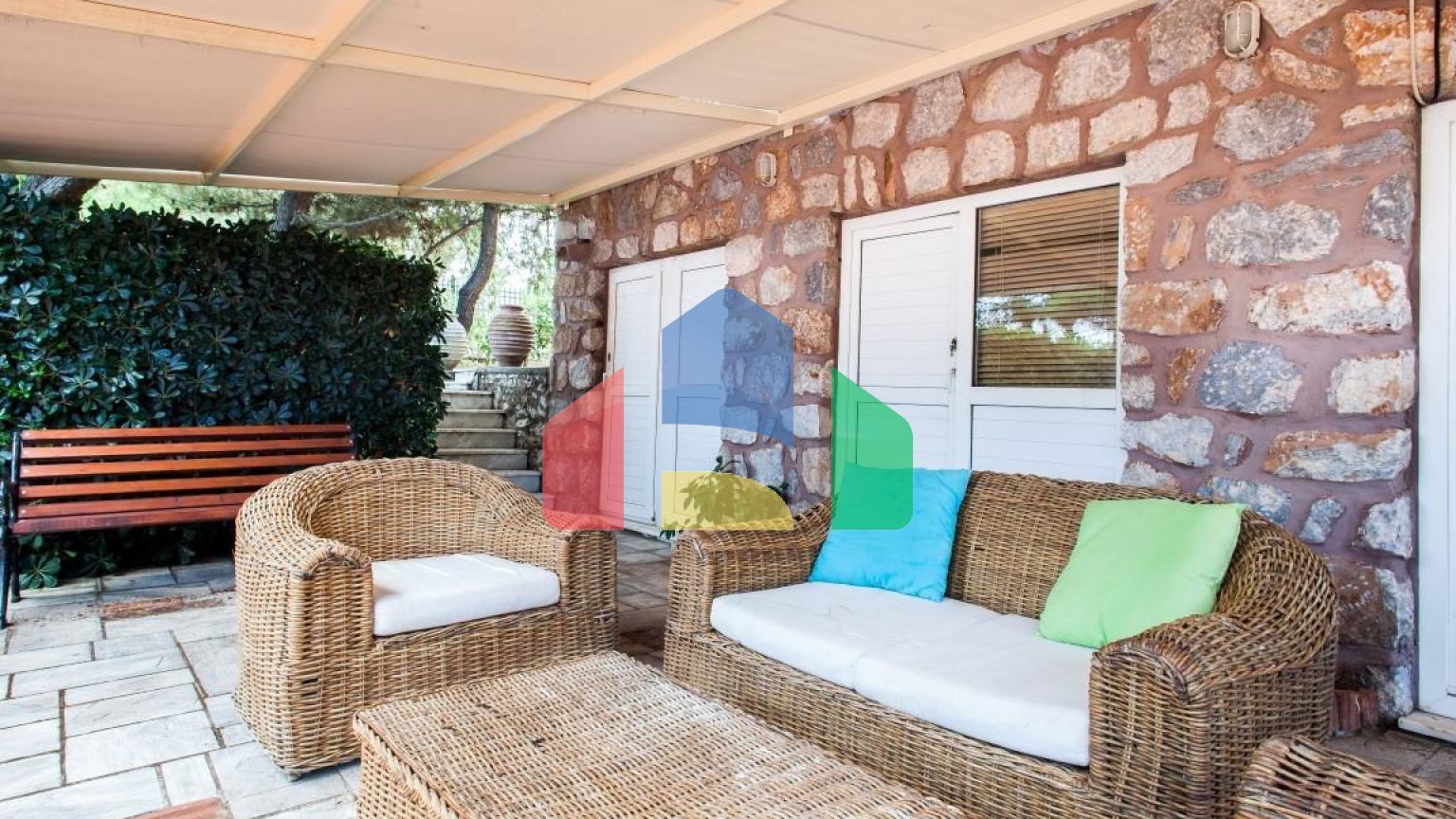 Продаж - Котедж 300 m² в Аттиці