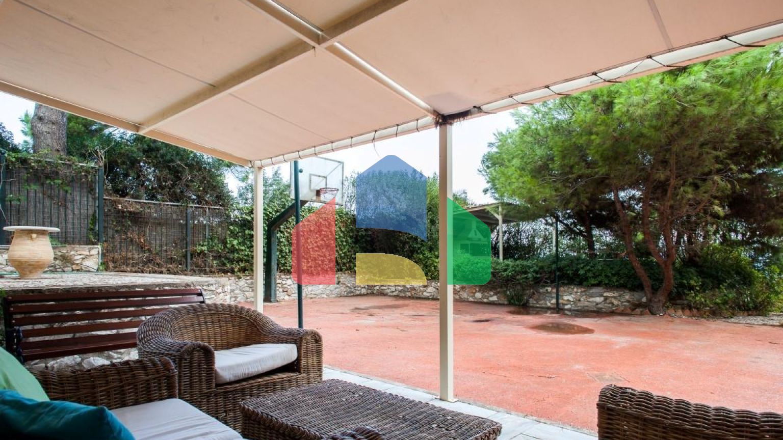 Продаж - Котедж 300 m² в Аттиці