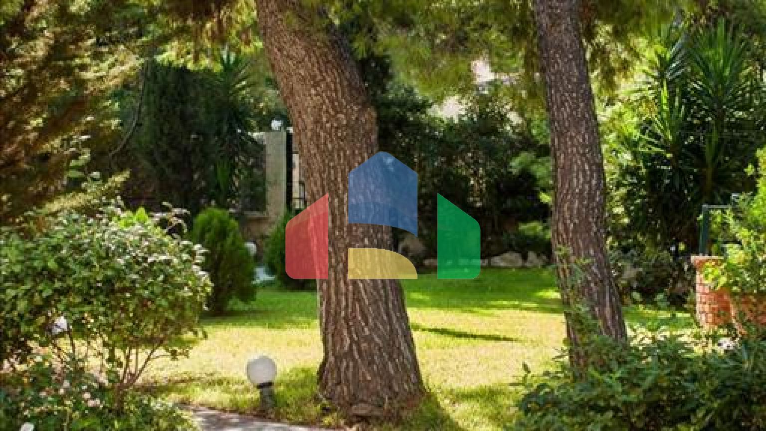 Продаж - Котедж 300 m² в Аттиці