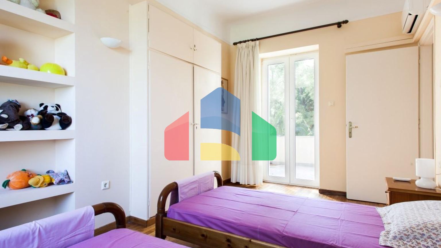 Продаж - Котедж 300 m² в Аттиці