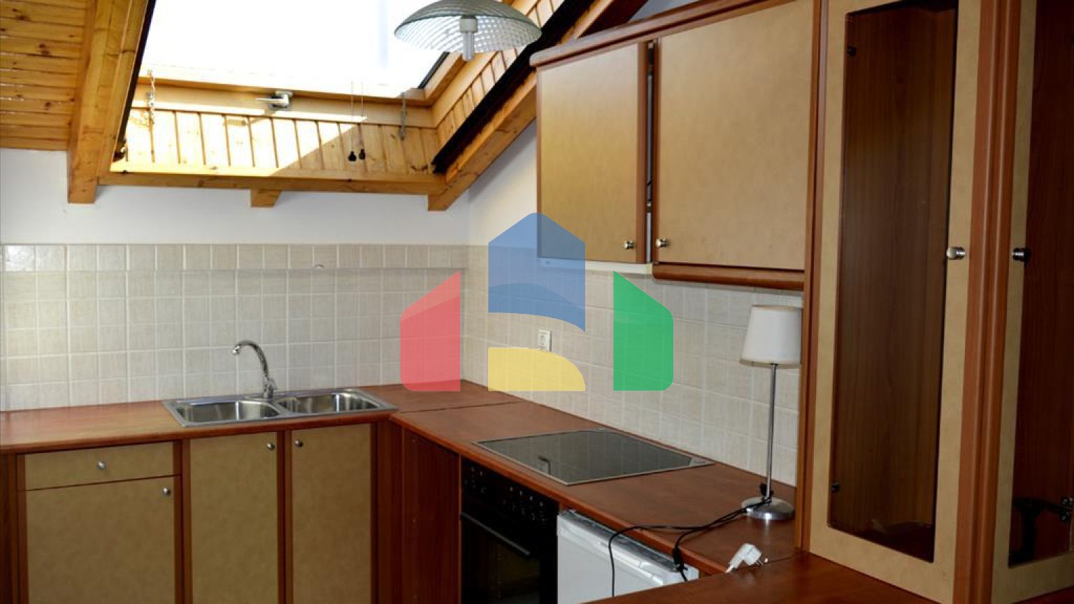 Продаж - Готель 1600 m² в Аттиці