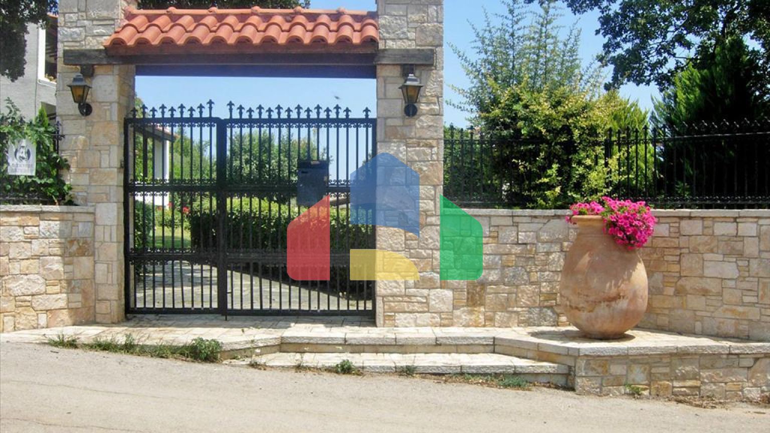 Продажа - Таунхаус 400 m² в Аттике