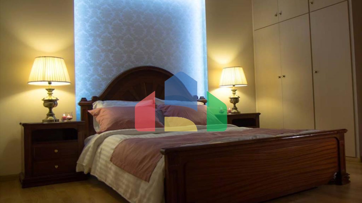 Продаж - Котедж 360 m² в Аттиці