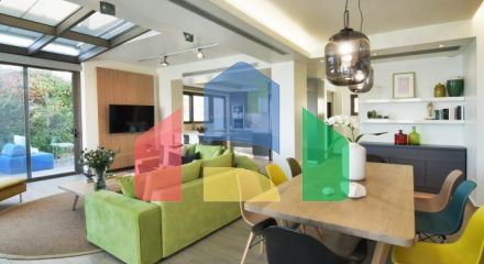 Продаж - Вілла 240 m² в Аттиці