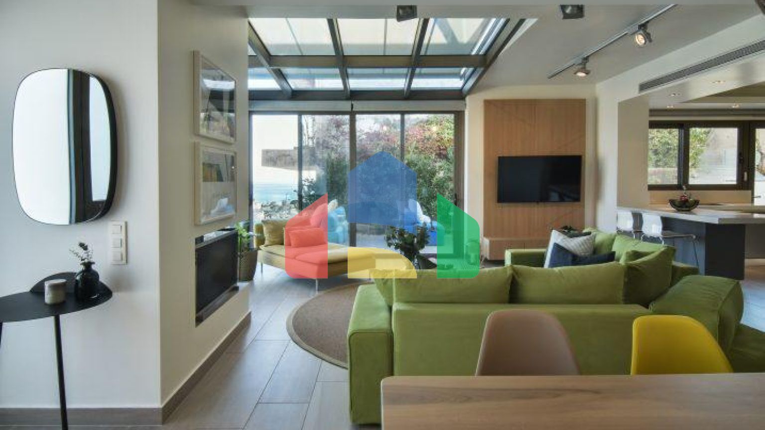 Продаж - Вілла 240 m² в Аттиці