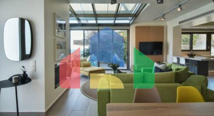 Продаж - Вілла 240 m² в Аттиці