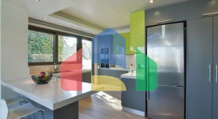 Продаж - Вілла 240 m² в Аттиці