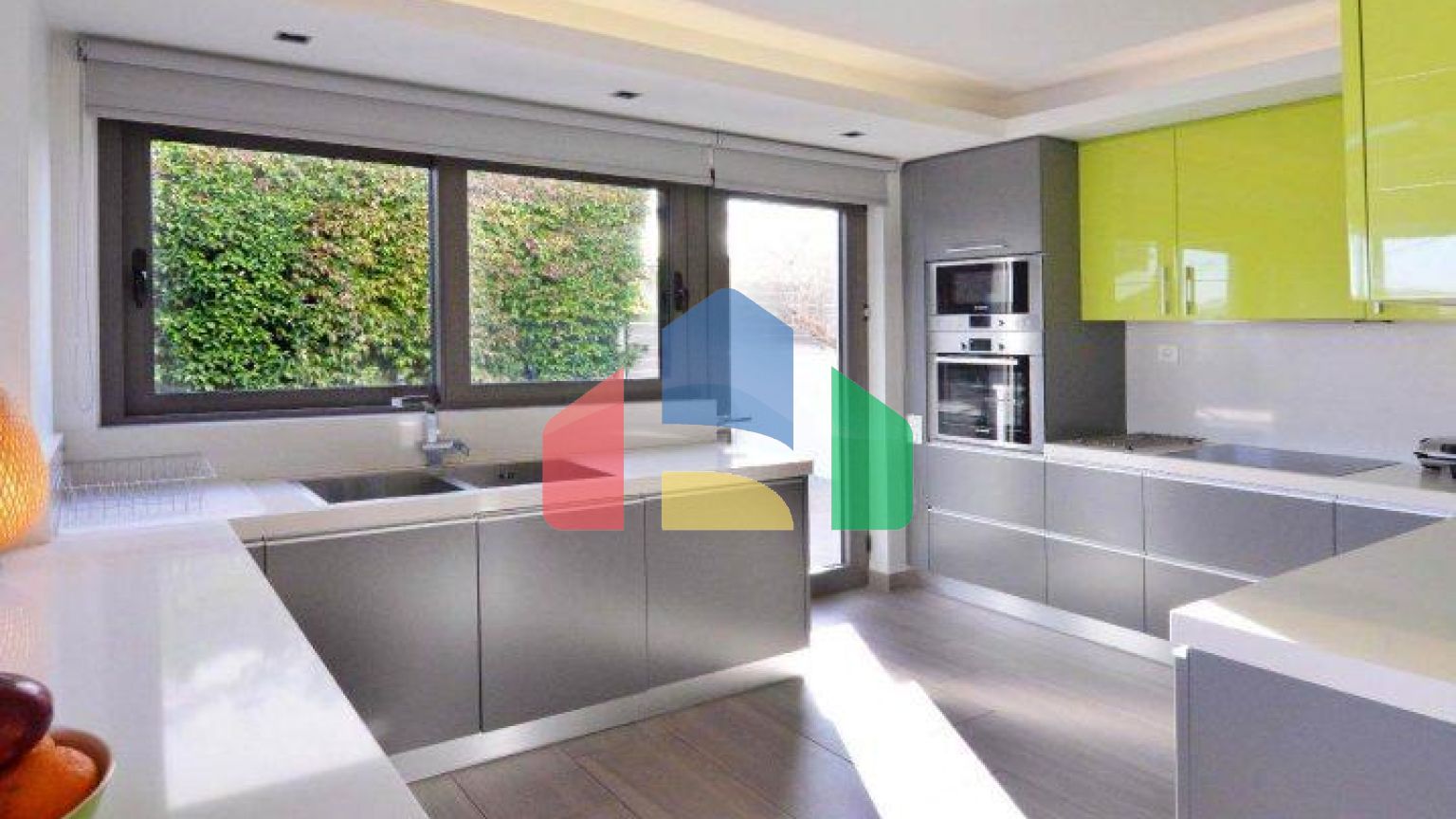 Продаж - Вілла 240 m² в Аттиці