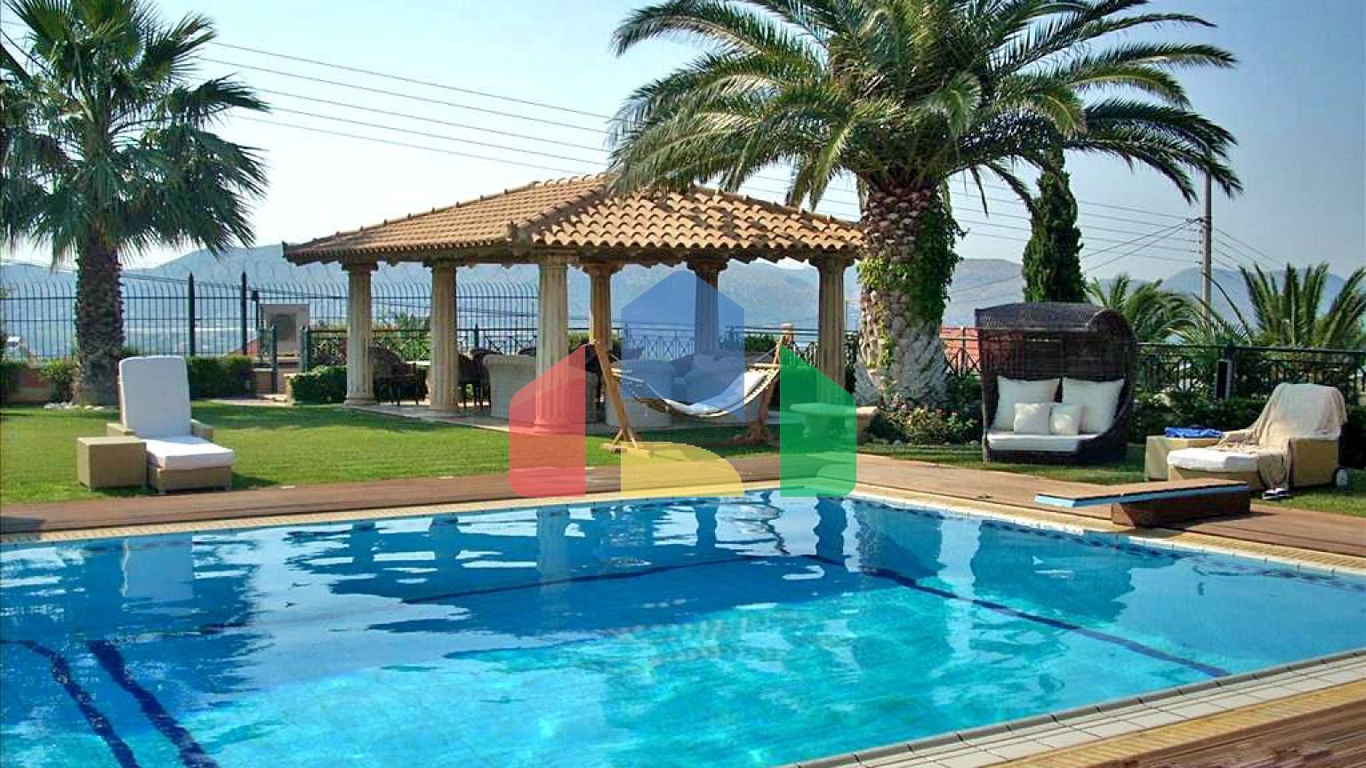 Продаж - Вілла 750 m² в Аттиці