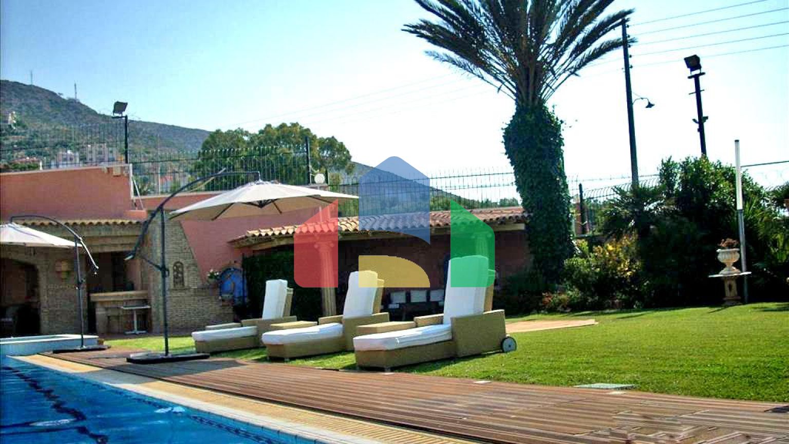 Продаж - Вілла 750 m² в Аттиці