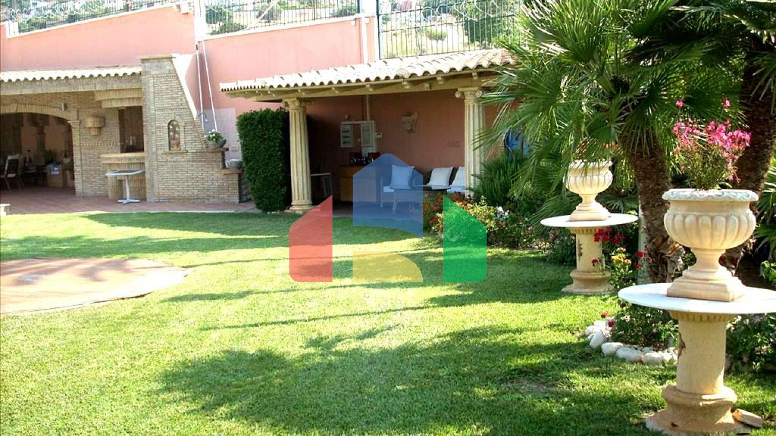 Продаж - Вілла 750 m² в Аттиці