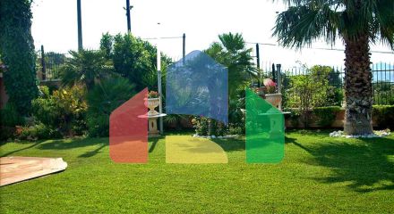 Продаж - Вілла 750 m² в Аттиці